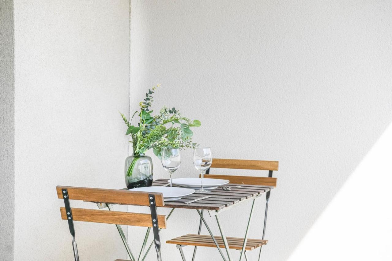 Appart Avec Terrasse Et Parking A 2 Min Du Metro Marseille Kültér fotó