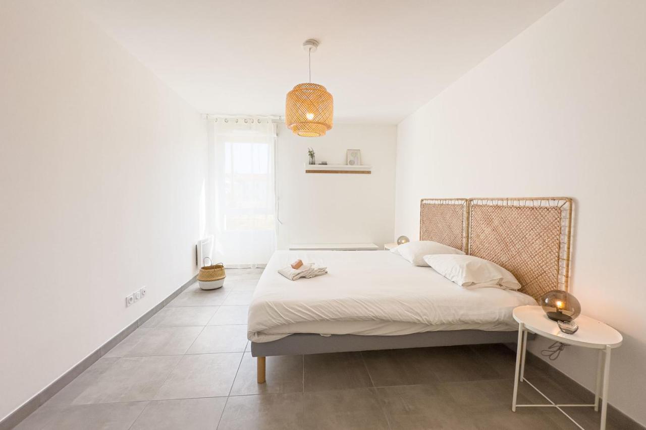 Appart Avec Terrasse Et Parking A 2 Min Du Metro Marseille Kültér fotó